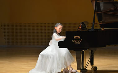 卡罗德钢琴举办大型琴童选拔赛，助力理查德·克莱德曼山西音乐会